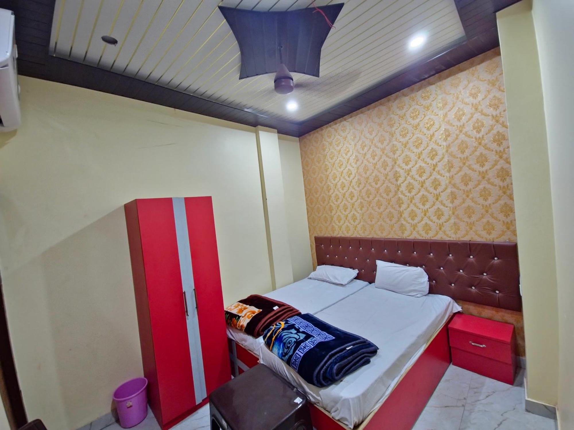 Hotel Kalika P Guest House 瓦拉纳西 外观 照片